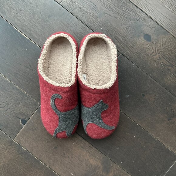 LL BEAN Women's Daybreak Scuffs Motif - Deepest Red/Charcoal Cat - Picture 3 of 8